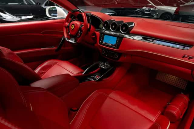 Ferrari FF (2012) thumbnail 41