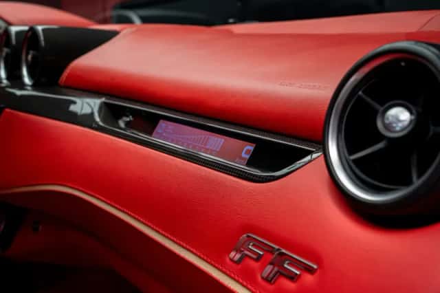Ferrari FF (2012) thumbnail 43