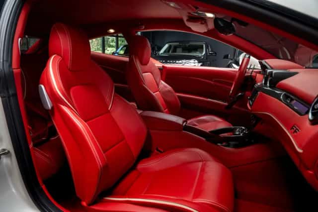 Ferrari FF (2012) thumbnail 44