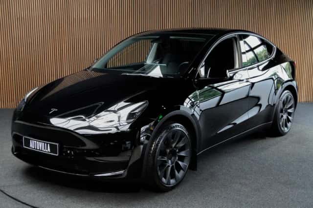 Tesla Model (2022)