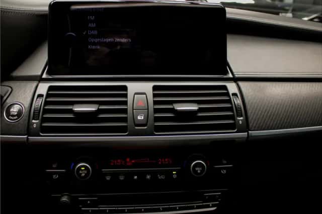 BMW X6 (2010) thumbnail 12