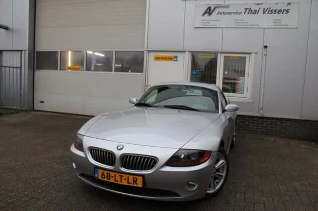 BMW Z4 (2003) thumbnail 2