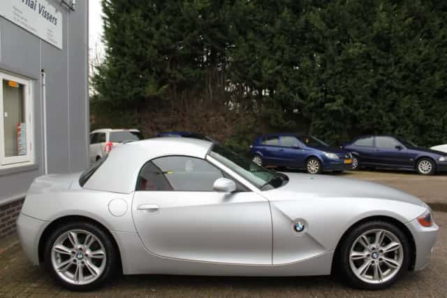 BMW Z4 (2003) thumbnail 5