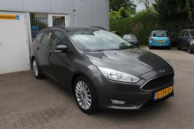 Ford Focus (2018) thumbnail 3
