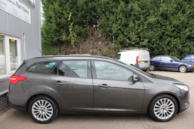 Ford Focus (2018) thumbnail 4