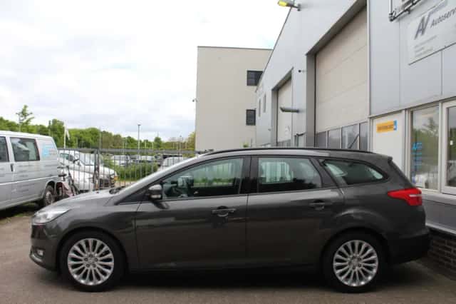 Ford Focus (2018) thumbnail 5