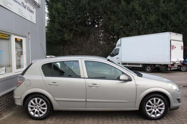 Opel Astra (2007) thumbnail 4
