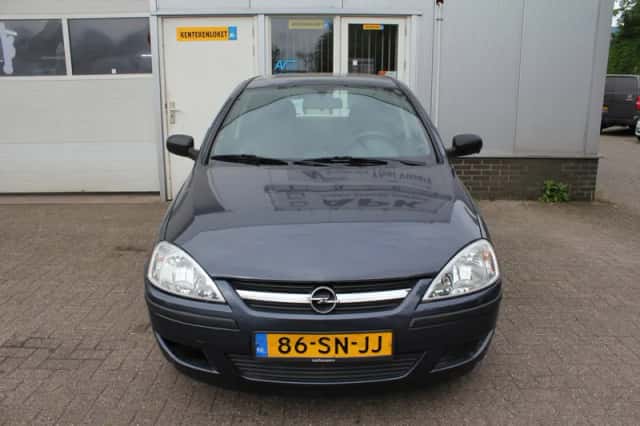 Opel Corsa (2006) thumbnail 2