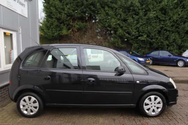 Opel Meriva (2008) thumbnail 4