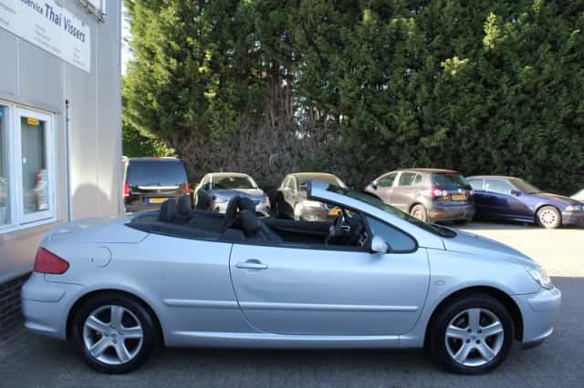 Peugeot 307 CC (2005) thumbnail 4