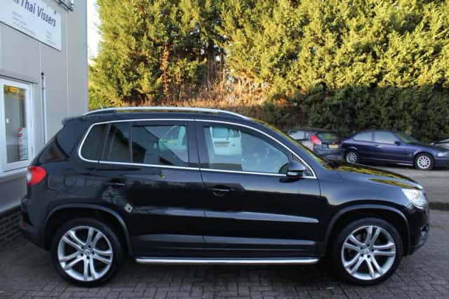 Volkswagen Tiguan (2010) thumbnail 4