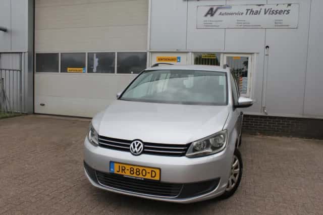 Volkswagen Touran (2014) thumbnail 1