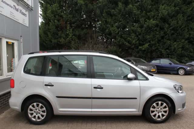 Volkswagen Touran (2014) thumbnail 4