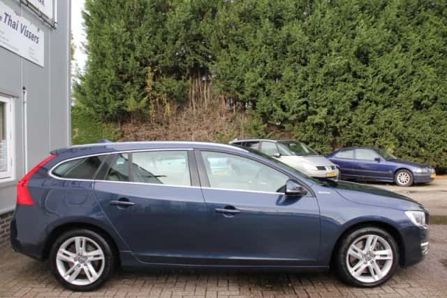 Volvo V60 (2013) thumbnail 4