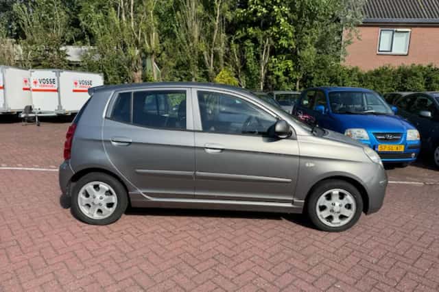 Kia Picanto (2007) thumbnail 2