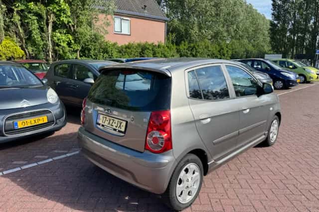 Kia Picanto (2007) thumbnail 3