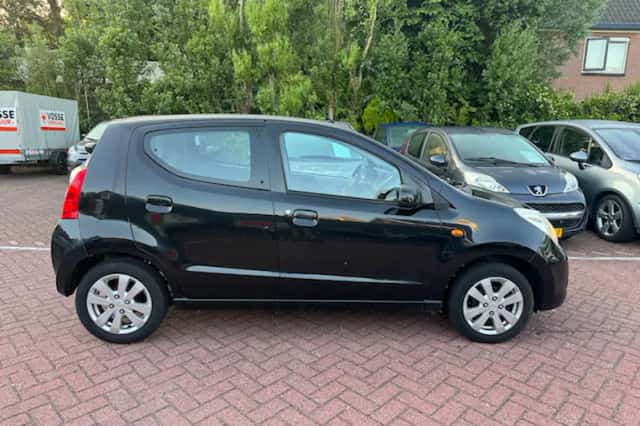 Suzuki Alto (2009) thumbnail 3