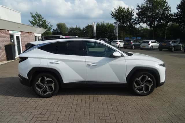 Hyundai Tucson (2023) thumbnail 3