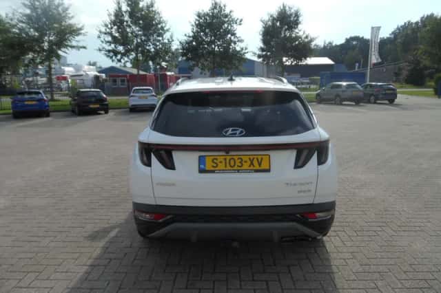 Hyundai Tucson (2023) thumbnail 4