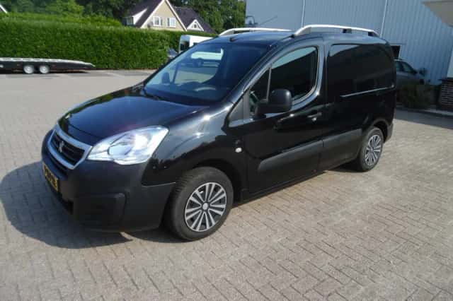 Peugeot Partner (2018) thumbnail 3
