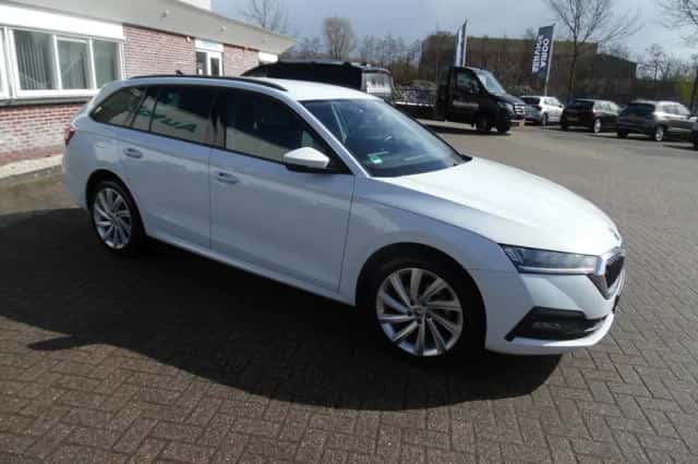 Škoda Octavia (2021) thumbnail 5