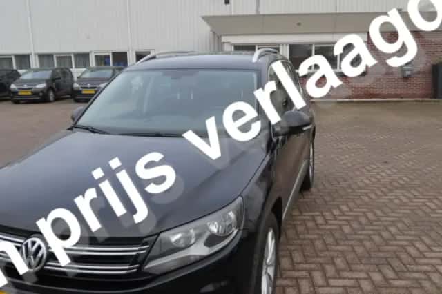 Volkswagen Tiguan (2015) thumbnail 1