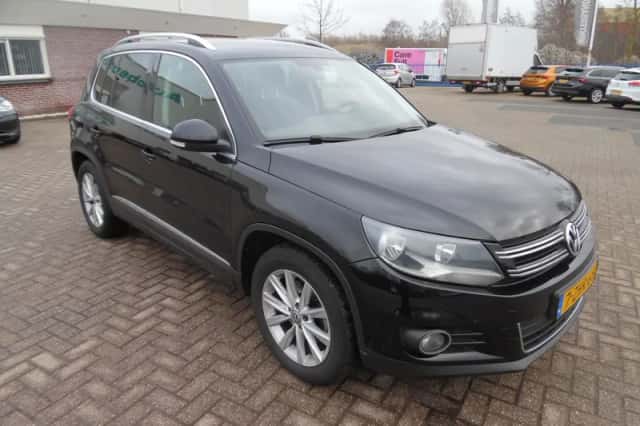 Volkswagen Tiguan (2015) thumbnail 3