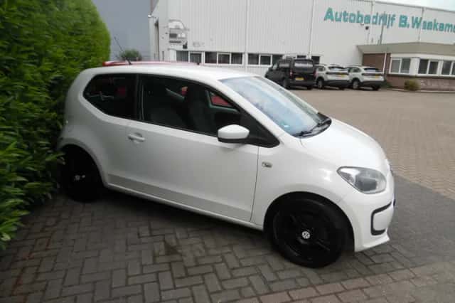 Volkswagen Up! (2013) thumbnail 5