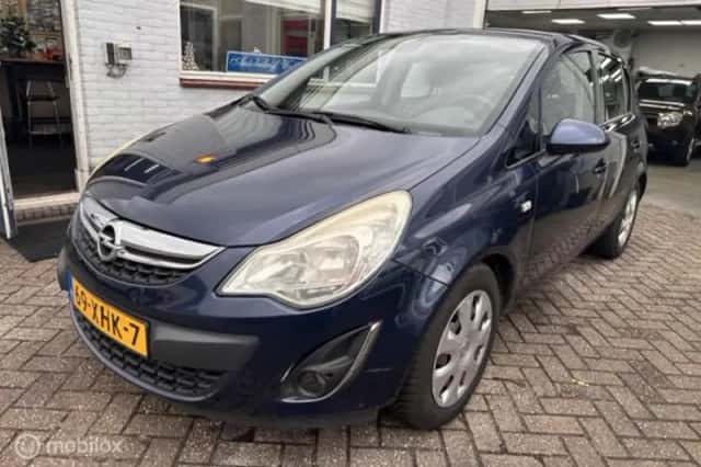 Opel Corsa (2012) thumbnail 1