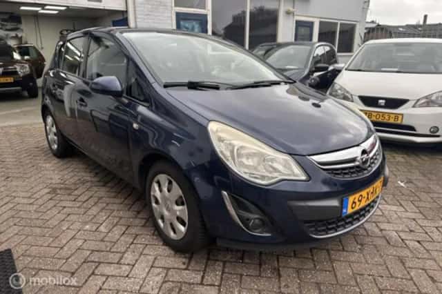 Opel Corsa (2012) thumbnail 5