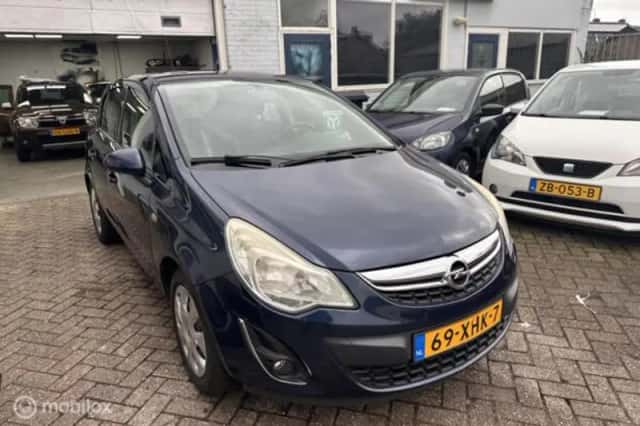 Opel Corsa (2012) thumbnail 6