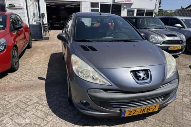 Peugeot 206 (2009) thumbnail 6