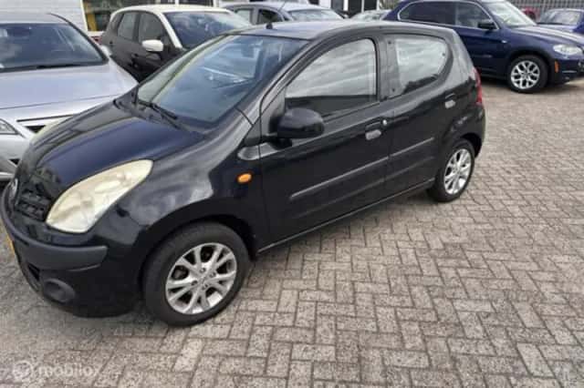 Nissan Pixo (2010) thumbnail 2