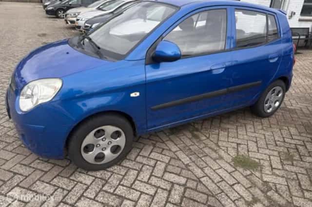 Kia Picanto (2008) thumbnail 3