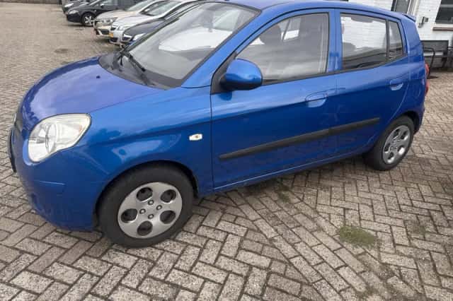 Kia Picanto (2008) thumbnail 3