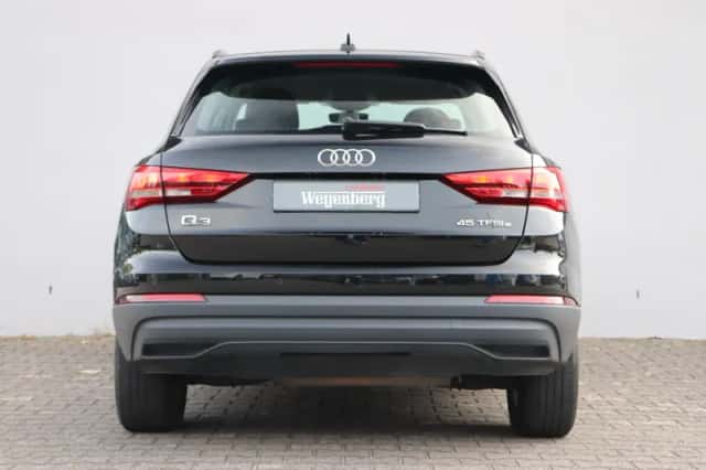 Audi Q3 (2021) thumbnail 6