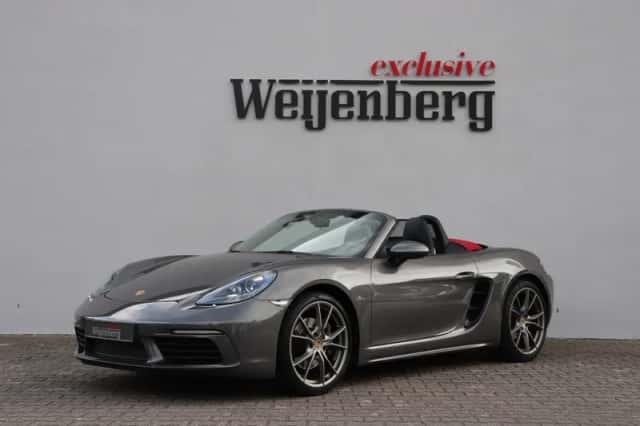 Porsche 718 Boxster (2017) thumbnail 1
