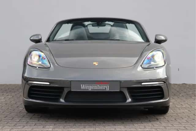 Porsche 718 Boxster (2017) thumbnail 5