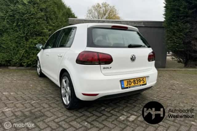 Volkswagen Golf (2009) thumbnail 3