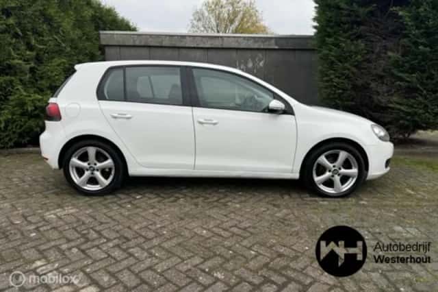 Volkswagen Golf (2009) thumbnail 5