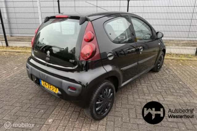 Peugeot 107 (2012) thumbnail 3