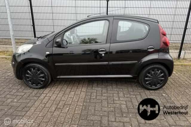 Peugeot 107 (2012) thumbnail 6
