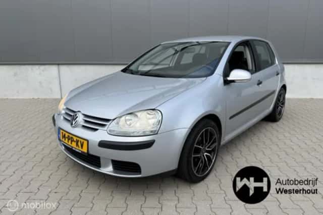 Volkswagen Golf (2004) thumbnail 2