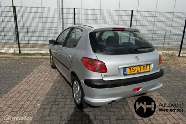 Peugeot 206 (2003) thumbnail 4