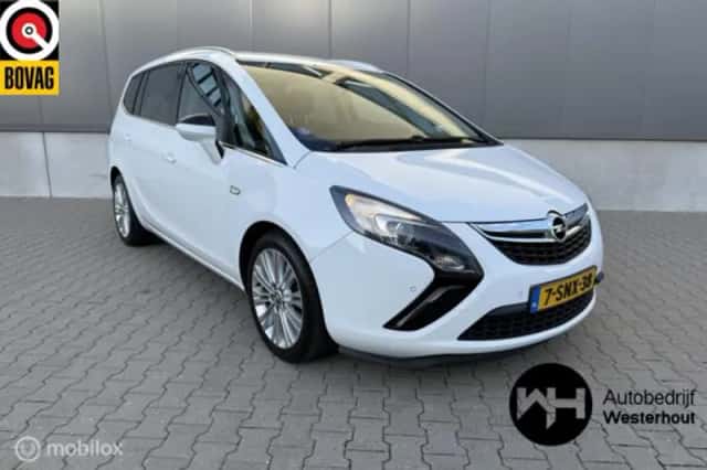 Opel Zafira (2013) thumbnail 1