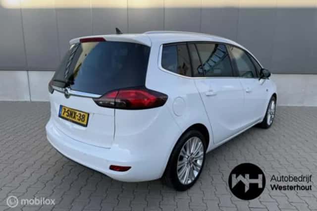 Opel Zafira (2013) thumbnail 3