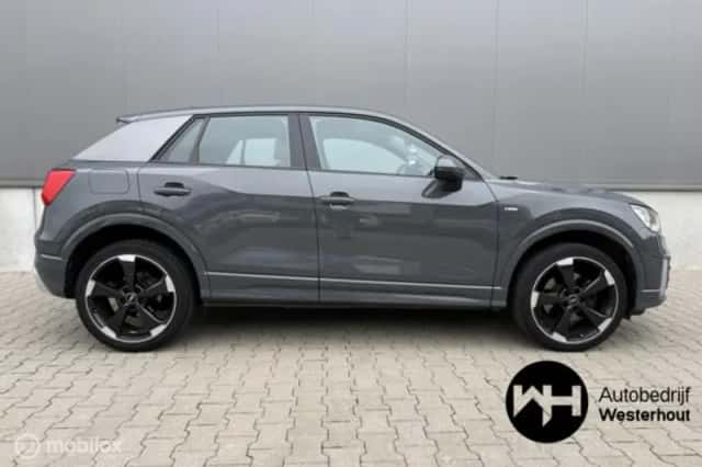 Audi Q2 (2017) thumbnail 5