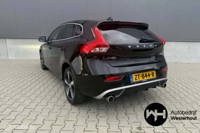 Volvo V40 (2019) thumbnail 4