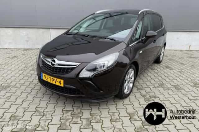 Opel Zafira (2012) thumbnail 2