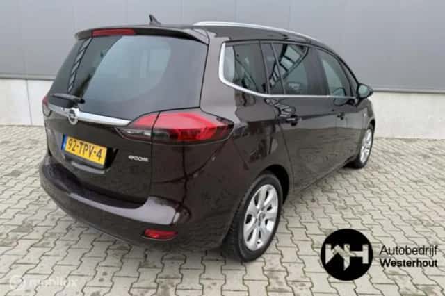 Opel Zafira (2012) thumbnail 3